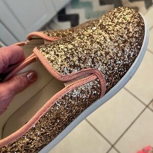 Beautiful rose gold ladies, 6 1/2 slip on sneakers, glitter!
